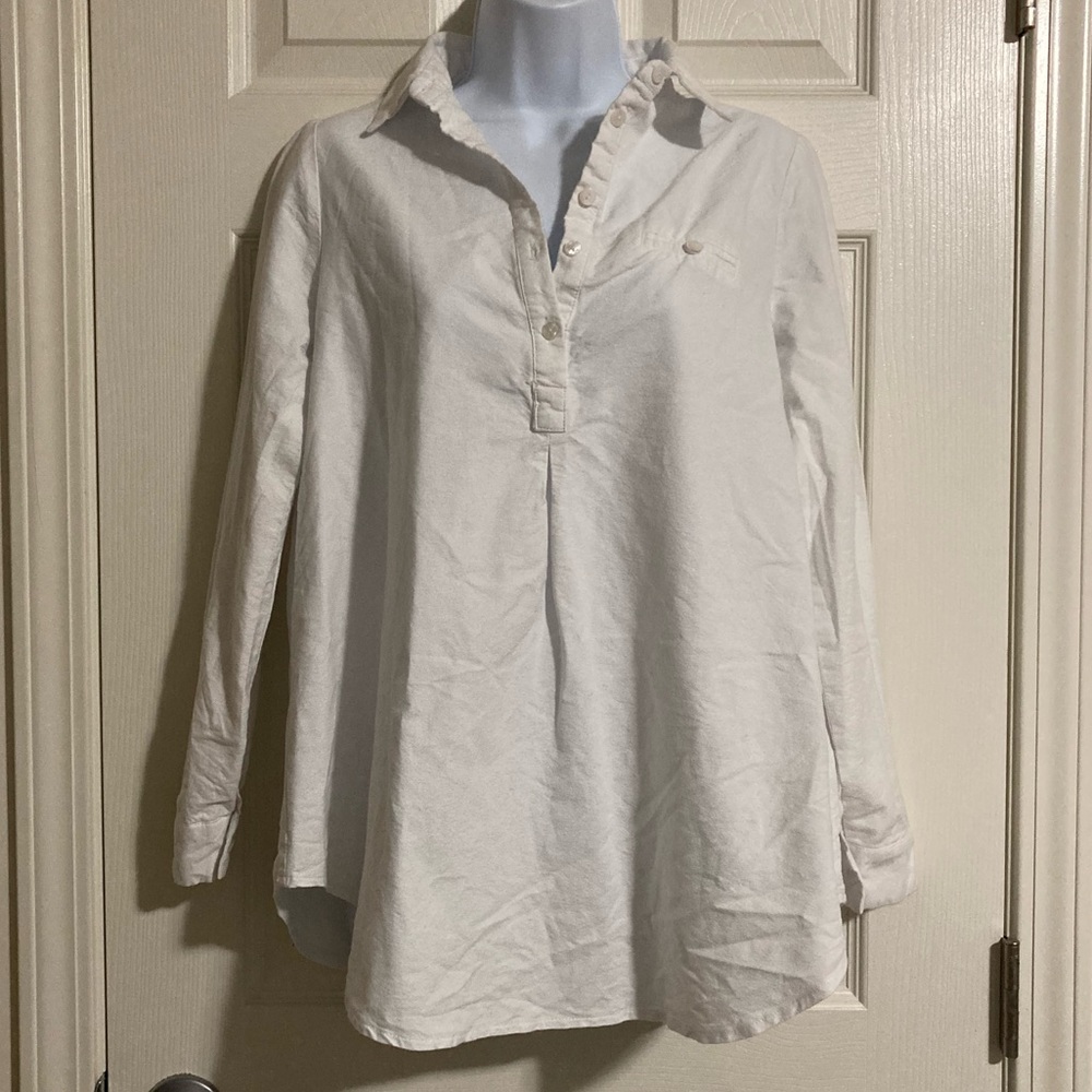 BDG White Top 100% Cotton Long Sleeve Breezy Breathable Fall Spring